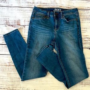 DKNY Womens Ludlow High Rise Skinny Jeans